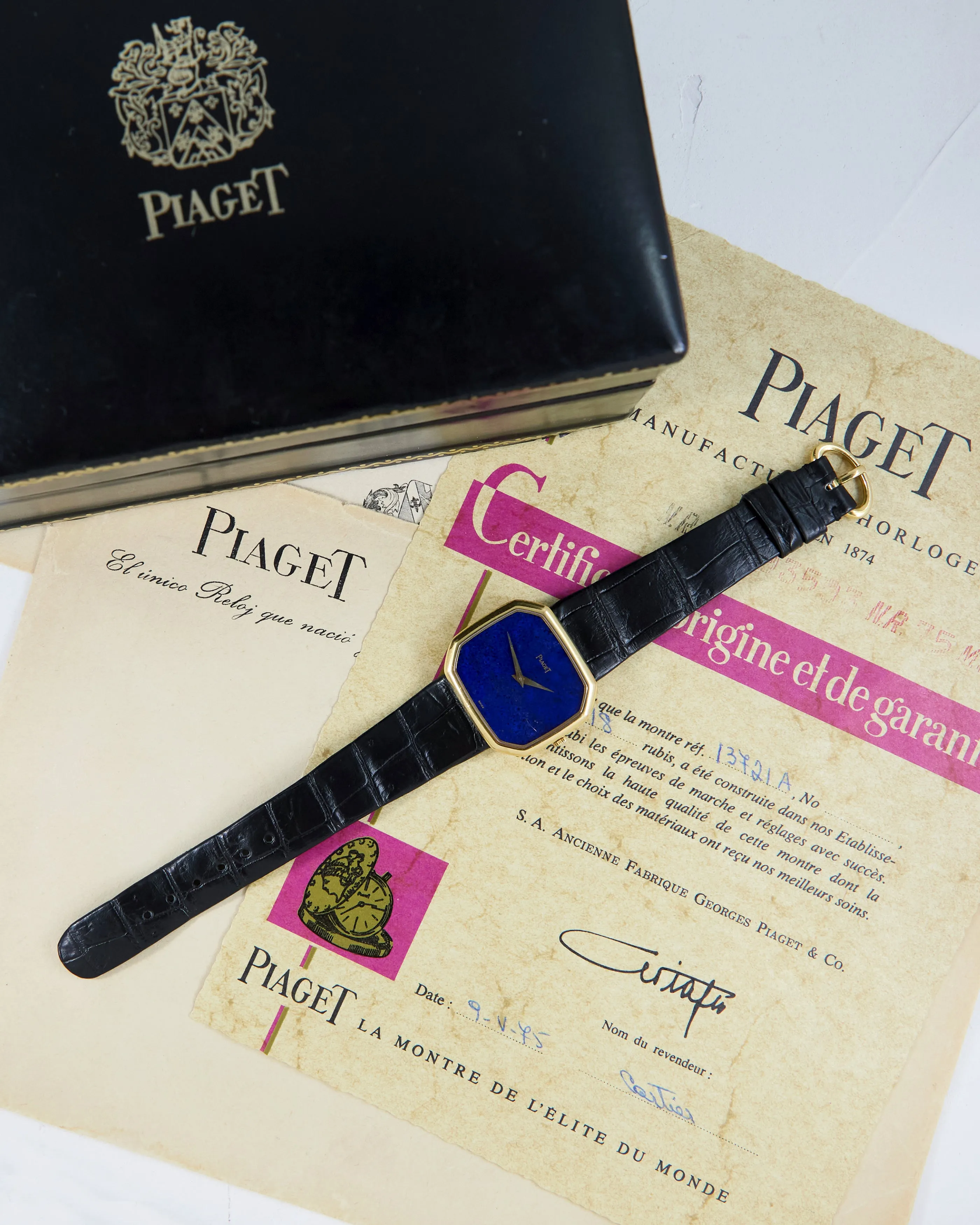 PIAGET LARGE LAPIS LAZULI IN YELLOW GOLD WITH BOX & PAPERS